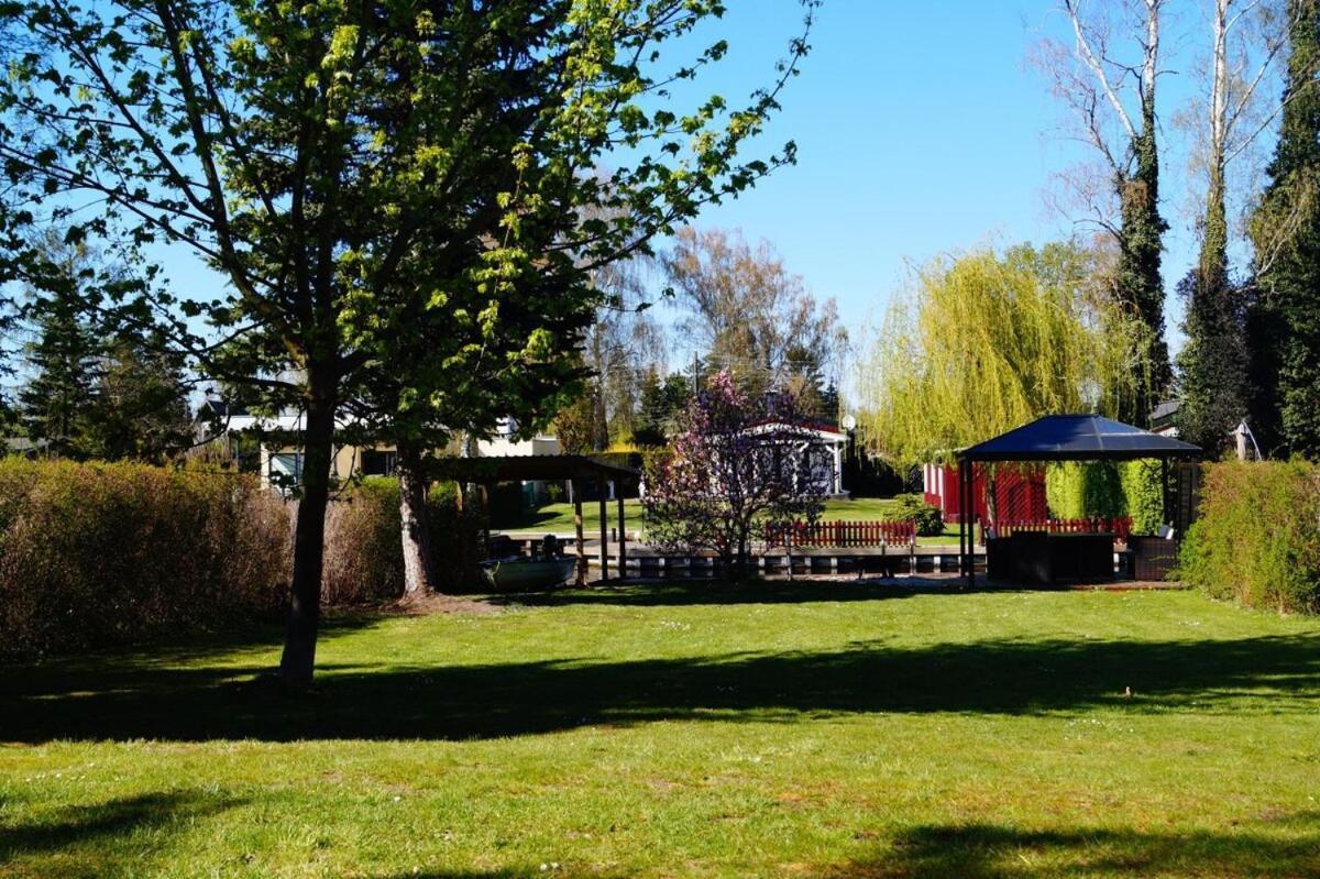 Holiday home Ferienhaeuschen Direkt Am Wasser Inklusive 2 Boote